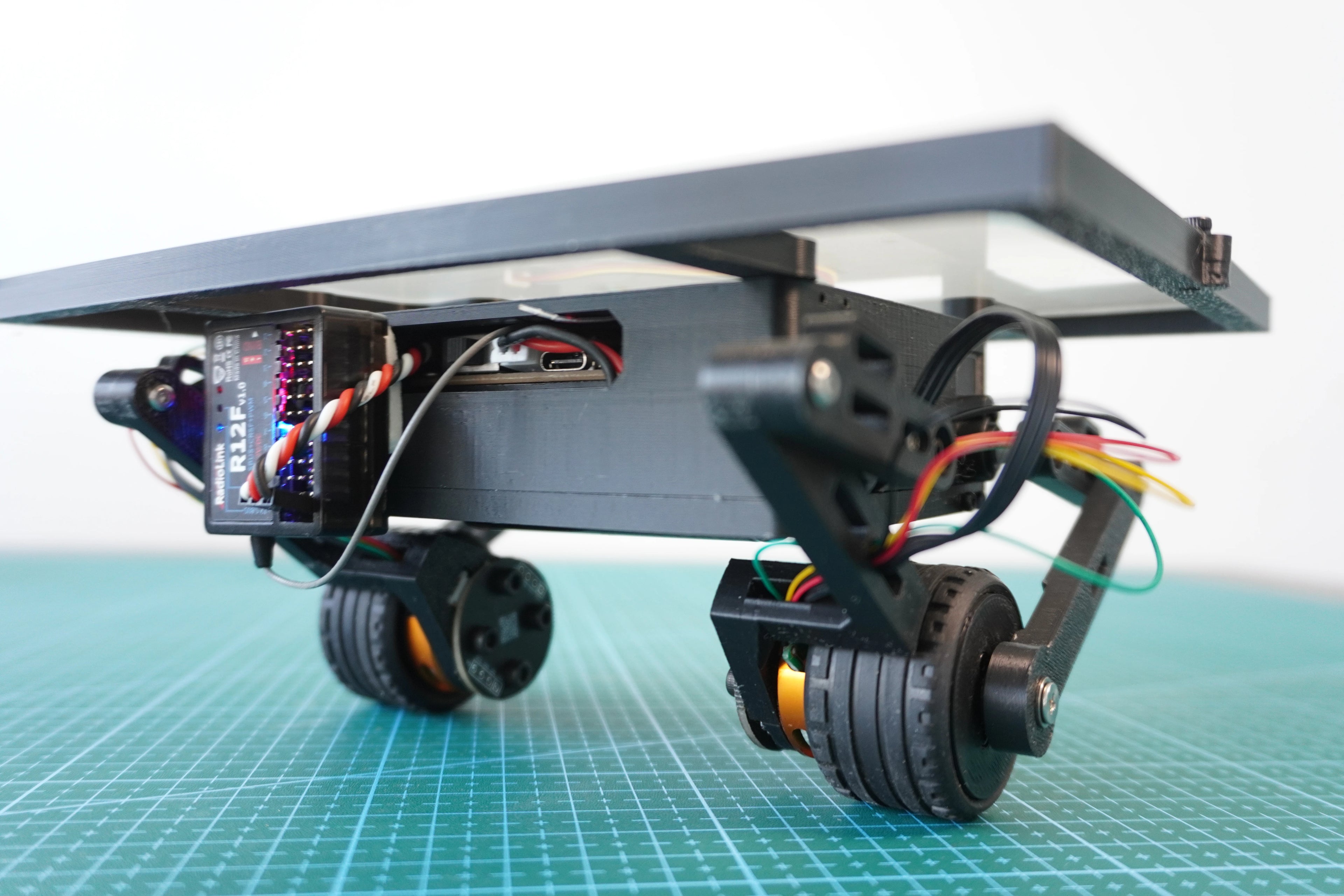 NavBot-ES02 — AI-Ready STEM Robot with Raspberry Pi