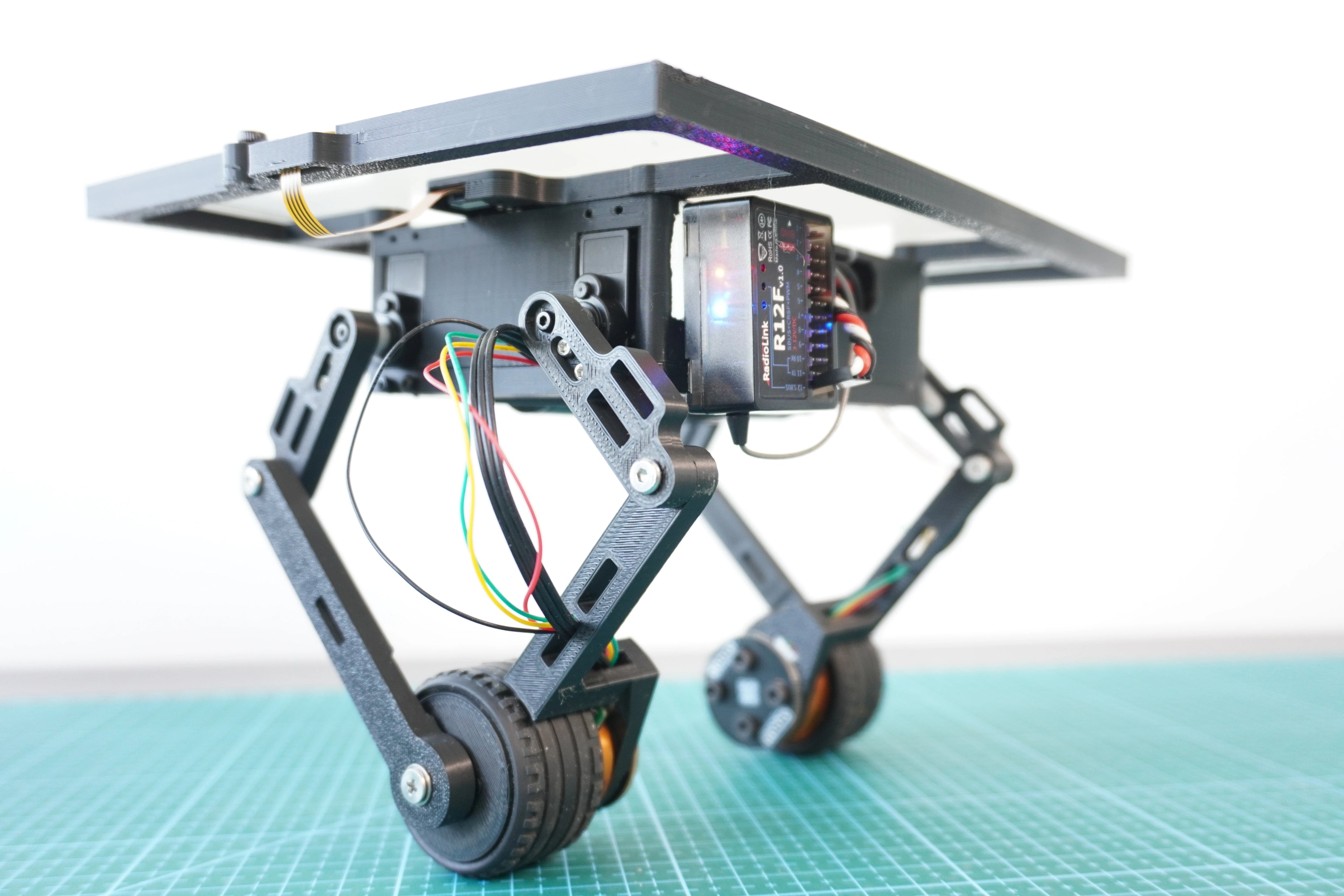 NavBot-ES02 — AI-Ready STEM Robot with Raspberry Pi